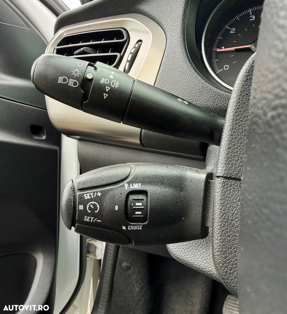Peugeot 301 1.5 BlueHDI FAP Allure - 12