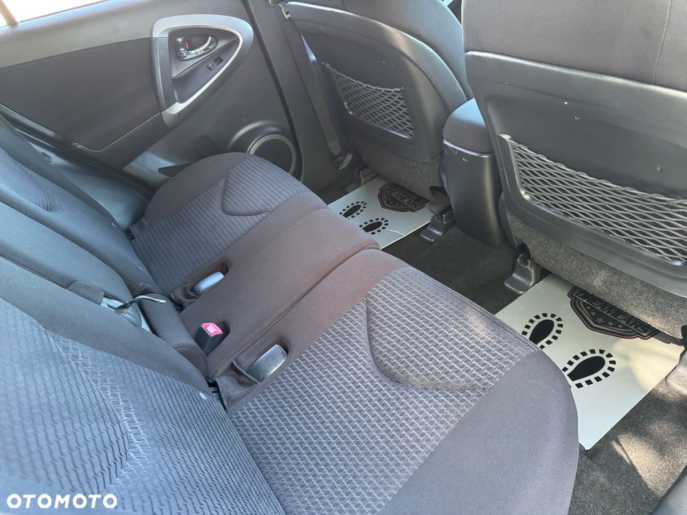 Toyota RAV4 - 16