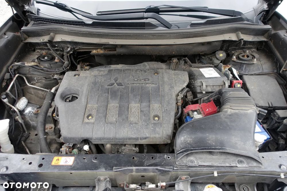 Mitsubishi Outlander 2.2 DI-D 4WD Intense - 31