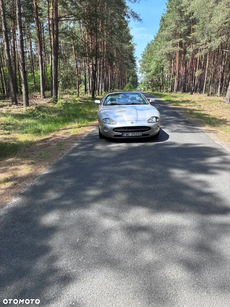 Jaguar XK8 Cabriolet - 16
