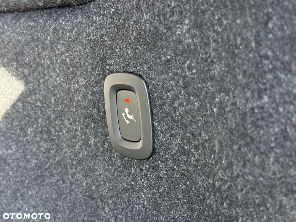 Volvo XC 40 - 32