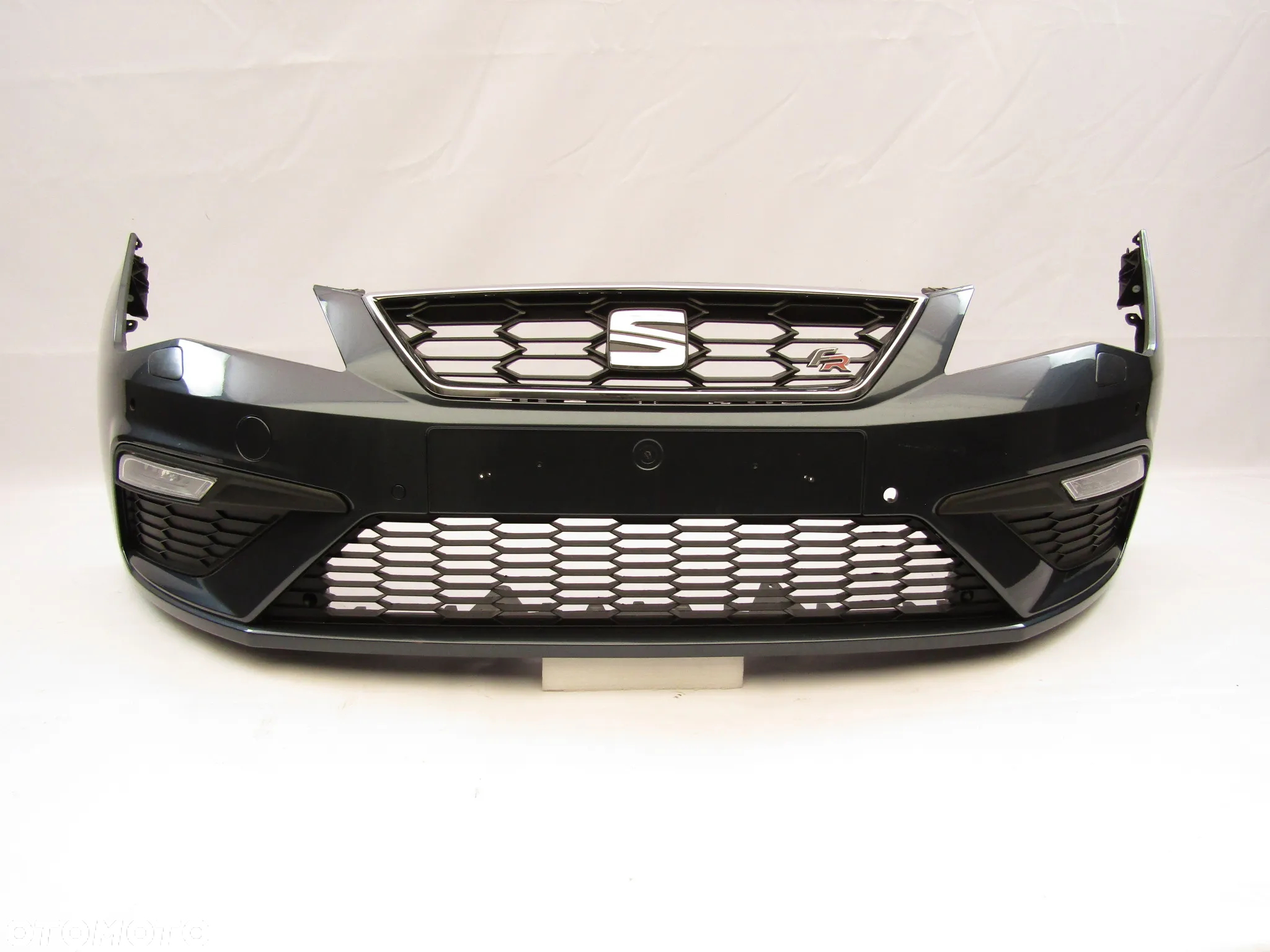 Zderzak przedni Seat Leon FR 17 - 20 Sprysk./ Pdc-4 Lakier LC7V - 6