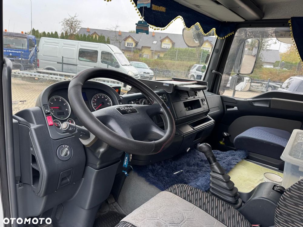 MAN TGL 8.240 4x2 BL - 22