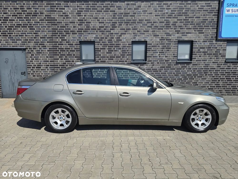 BMW Seria 5 523i - 8
