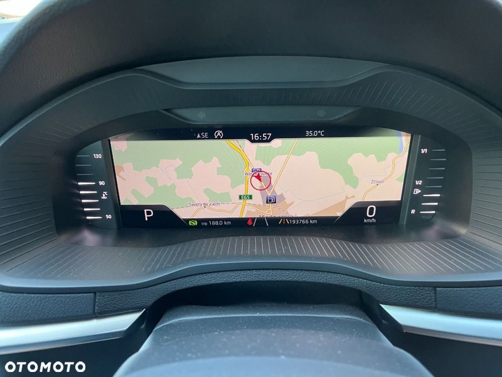 Skoda Karoq 1.5 TSI ACT DSG Tour - 9