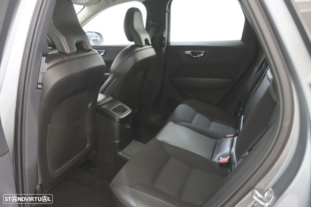 Volvo XC 60 2.0 T8 PHEV Momentum AWD - 12