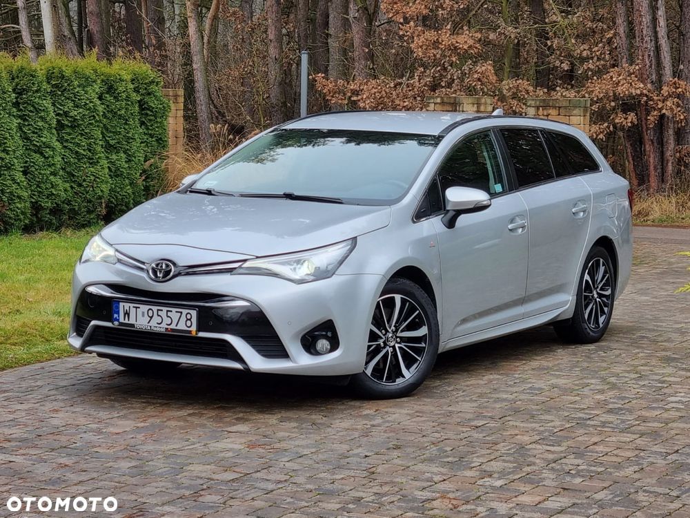 Toyota Avensis 2.0 D-4D Premium - 3