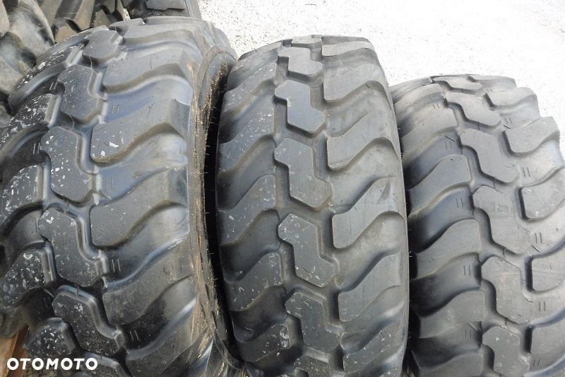 Opony do ładowarki 405/70 R18 Prawie nowe dunlop mitas - 2