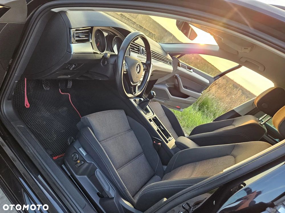 Volkswagen Passat 2.0 TDI (BlueMotion Technology) Comfortline - 10