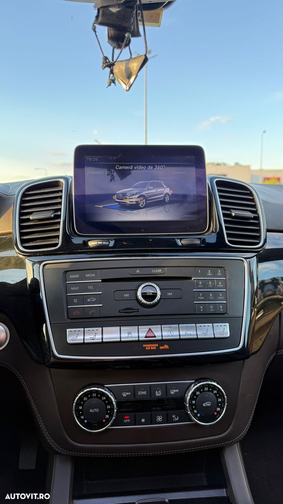 Mercedes-Benz GLE - 12