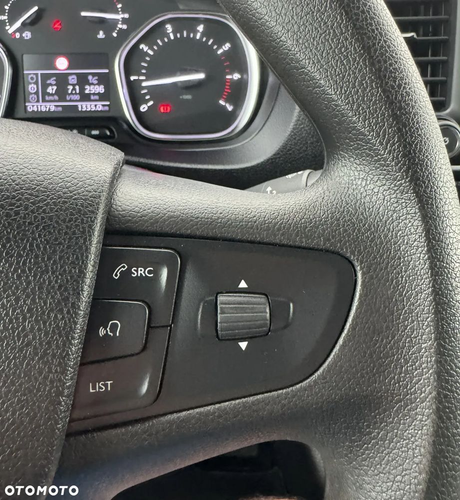 Opel Vivaro - 14