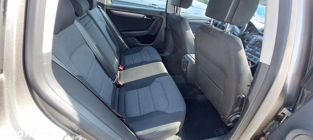 Volkswagen Passat 1.6 TDI BlueMotion - 8
