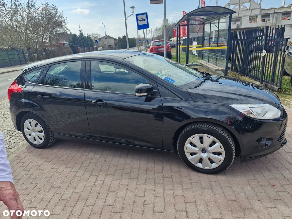 Ford Focus 1.6 Ambiente - 2