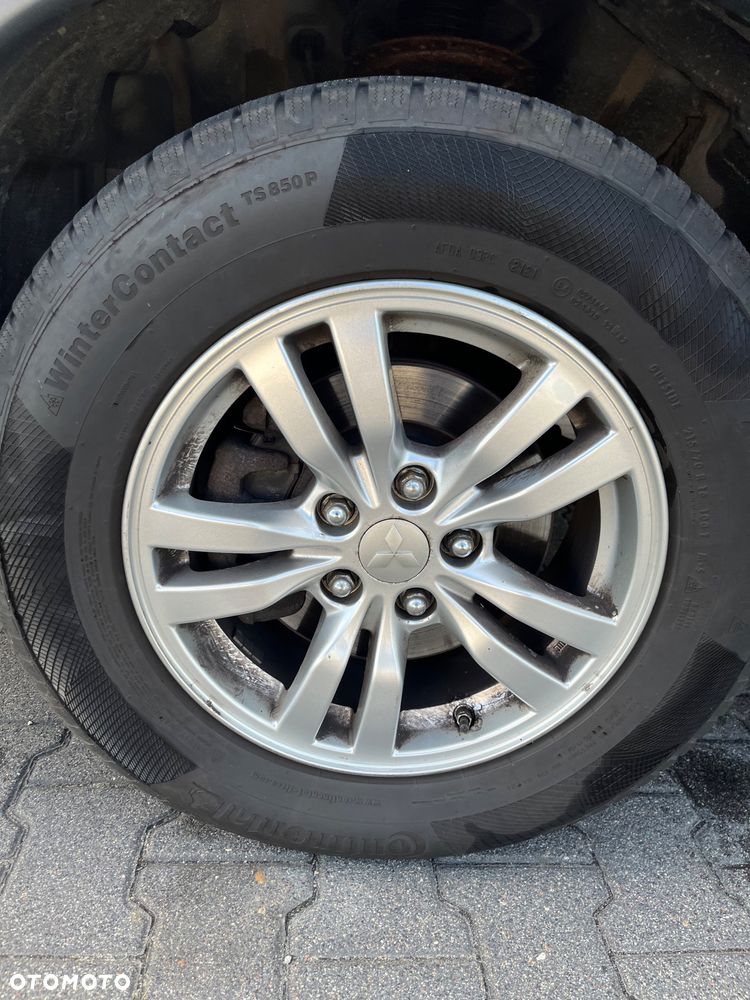 Mitsubishi Outlander - 24