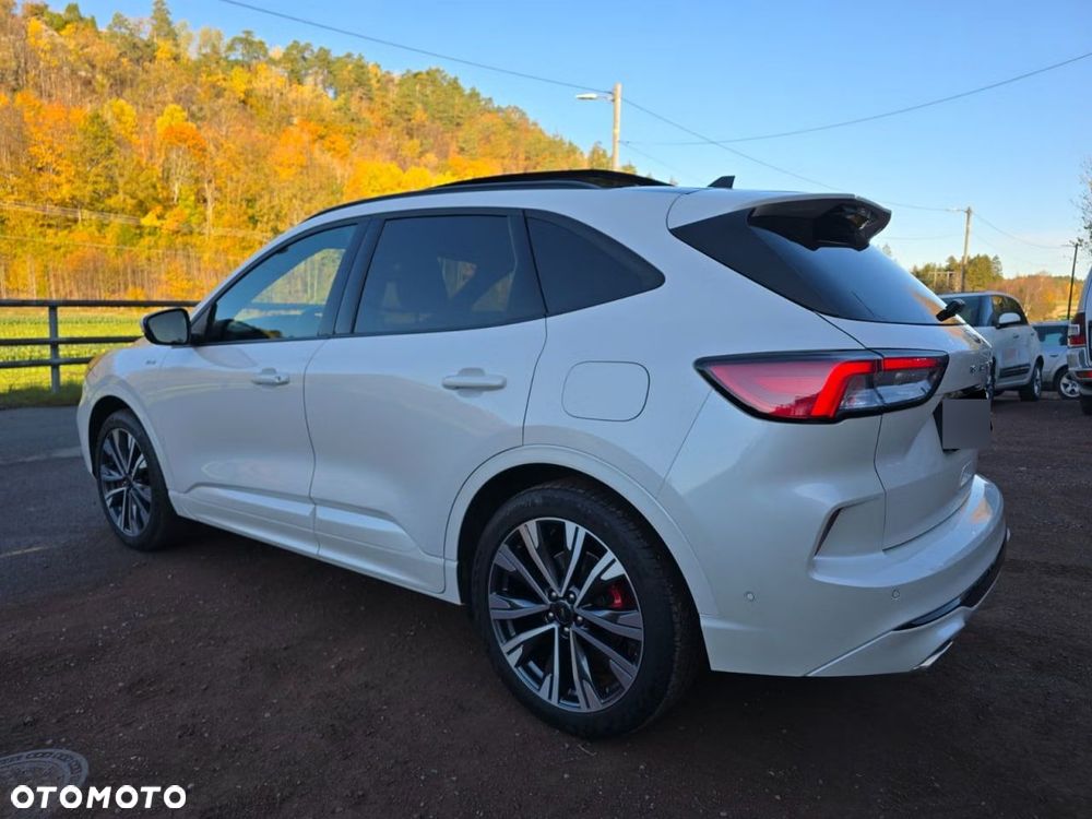 Ford Kuga 2.5 Duratec FHEV 4x4 ST-LINE - 11