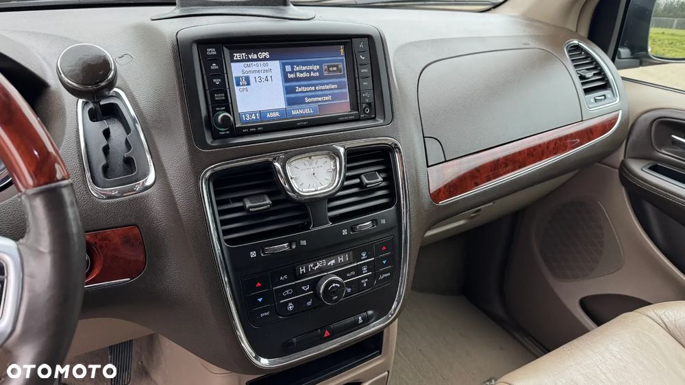 Chrysler Grand Voyager 2.8 CRD Limited - 24