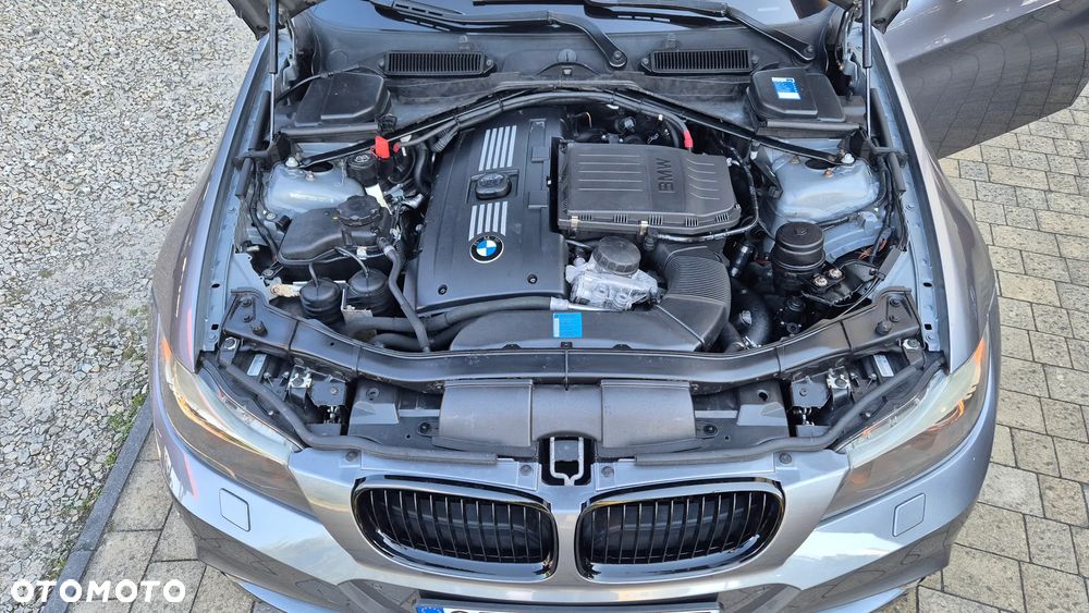 BMW Seria 3 335i - 34