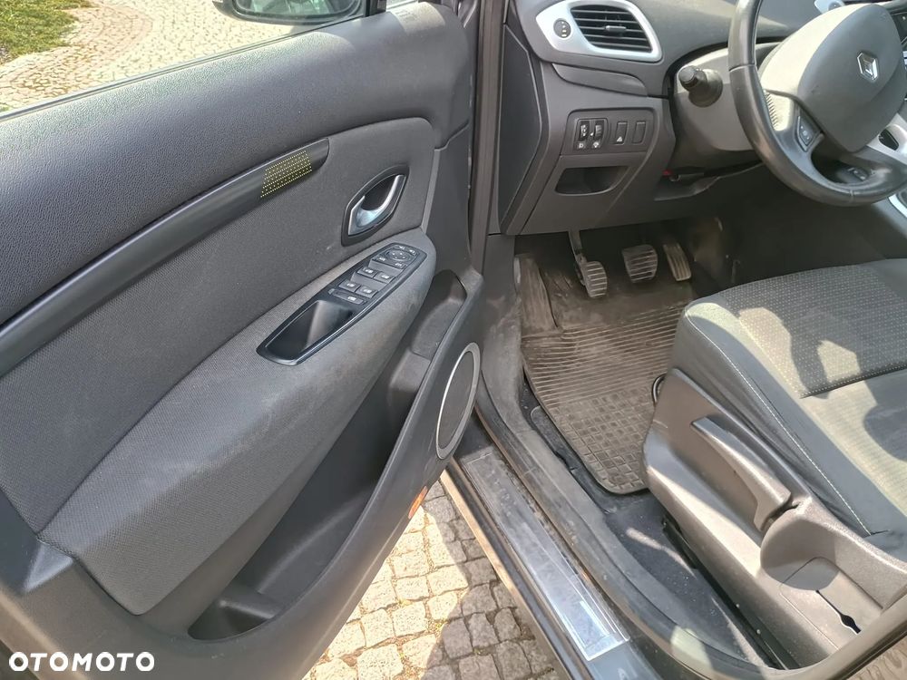 Renault Scenic dCi 130 FAP Luxe - 17