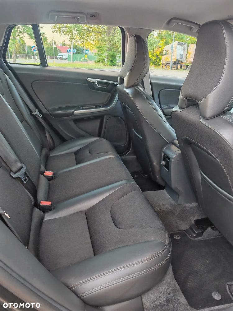 Volvo V60 D3 Momentum - 7