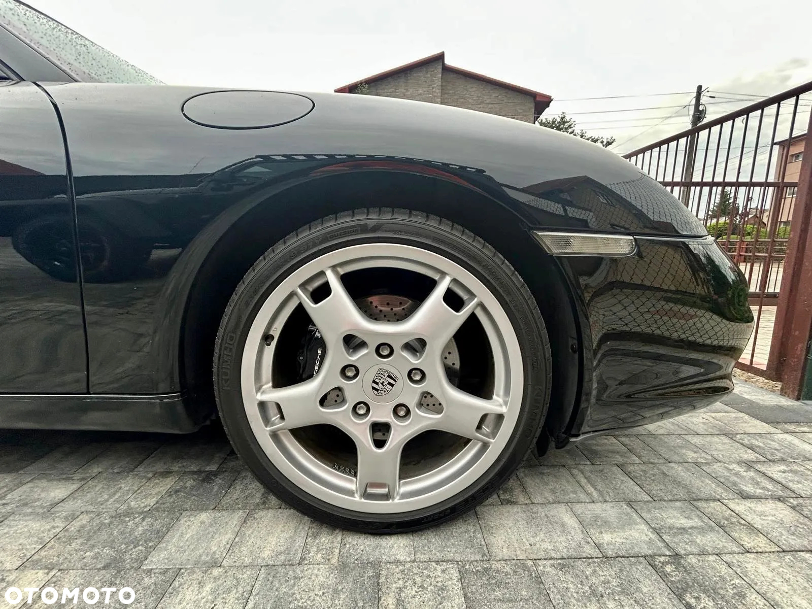 Porsche 911 Carrera - 30