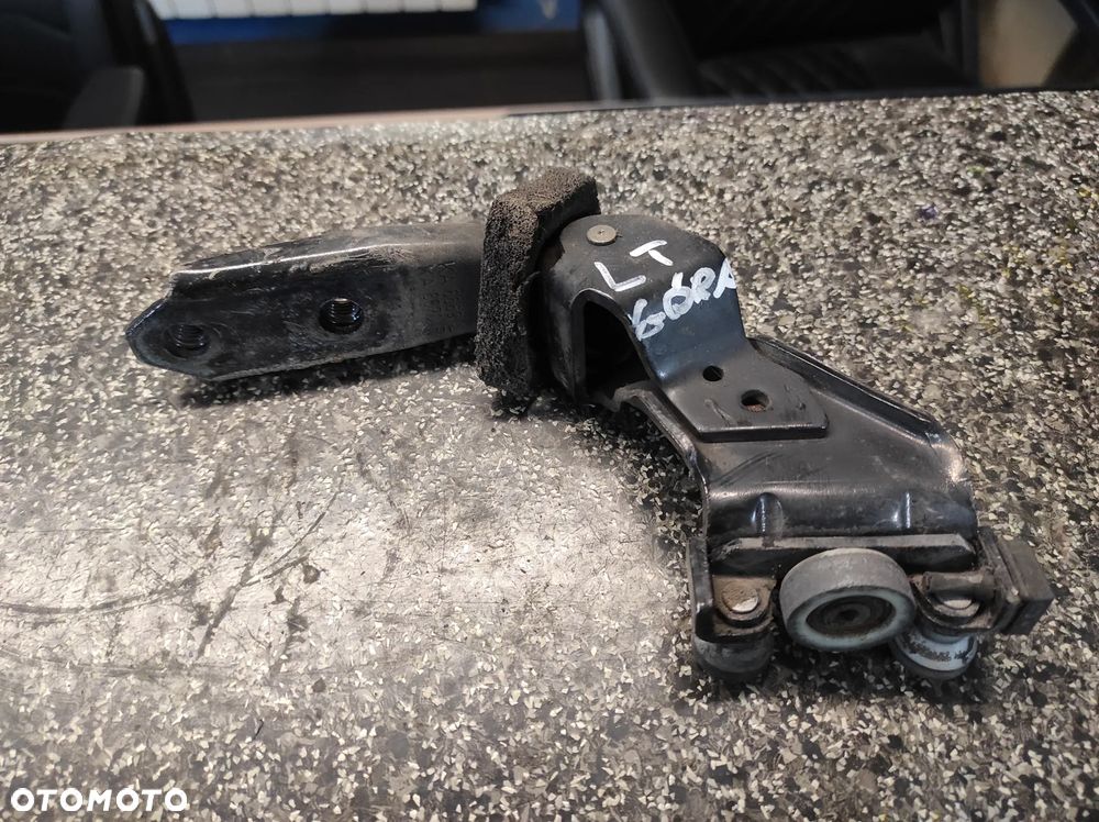 ROLKA DRZWI PRZESUWNYCH LEWYCH TYLNYCH VW CADDY 3 04-15R 2K0843335A WYSYŁKA !!!!!! - 1