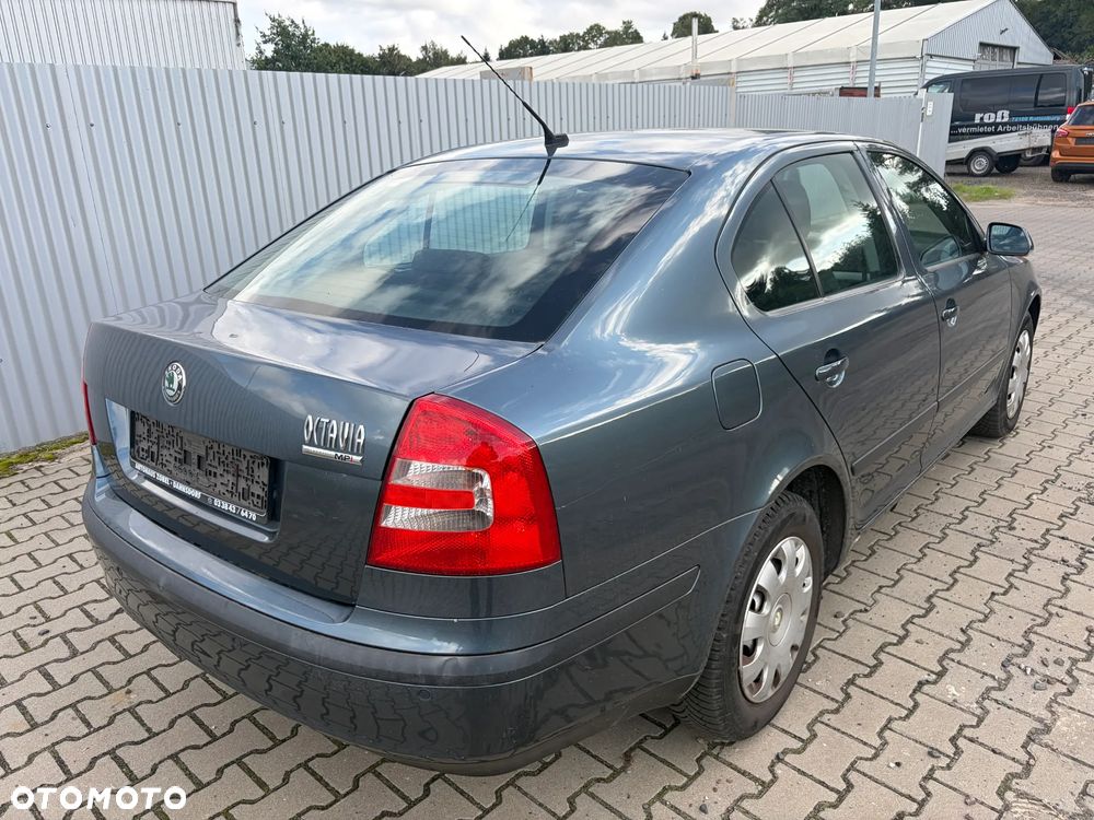 Skoda Octavia 1.6 Style - 10