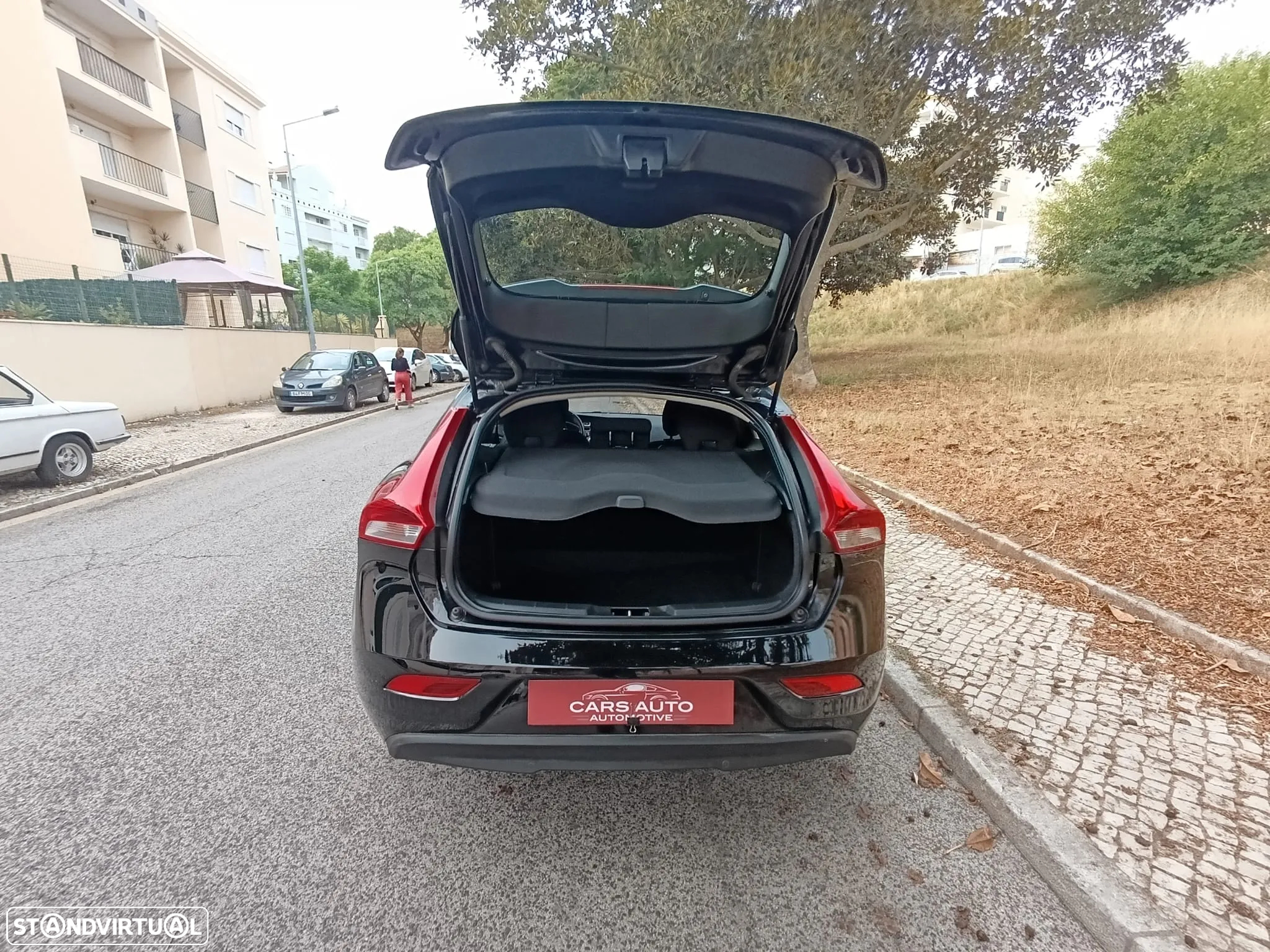 Volvo V40 2.0 D3 Momentum - 30