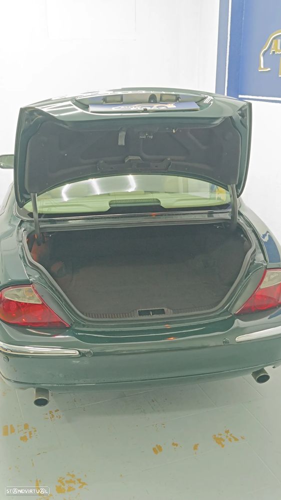 Jaguar S-Type 3.0 V6 Executive Auto. - 8