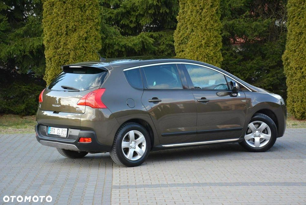 Peugeot 3008 Hybrid4 - 12