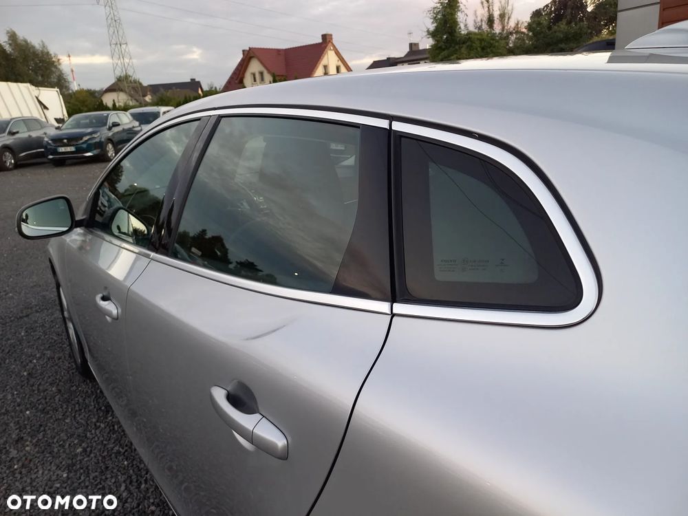 Volvo V40 D3 Momentum - 19