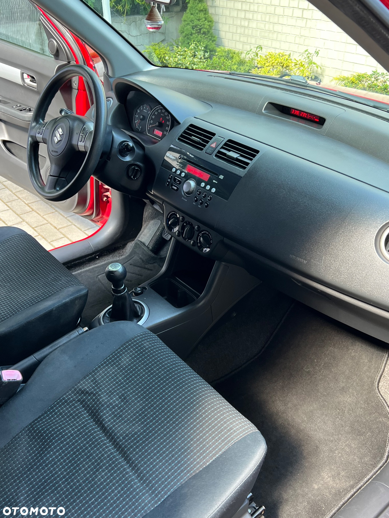 Suzuki Swift - 4