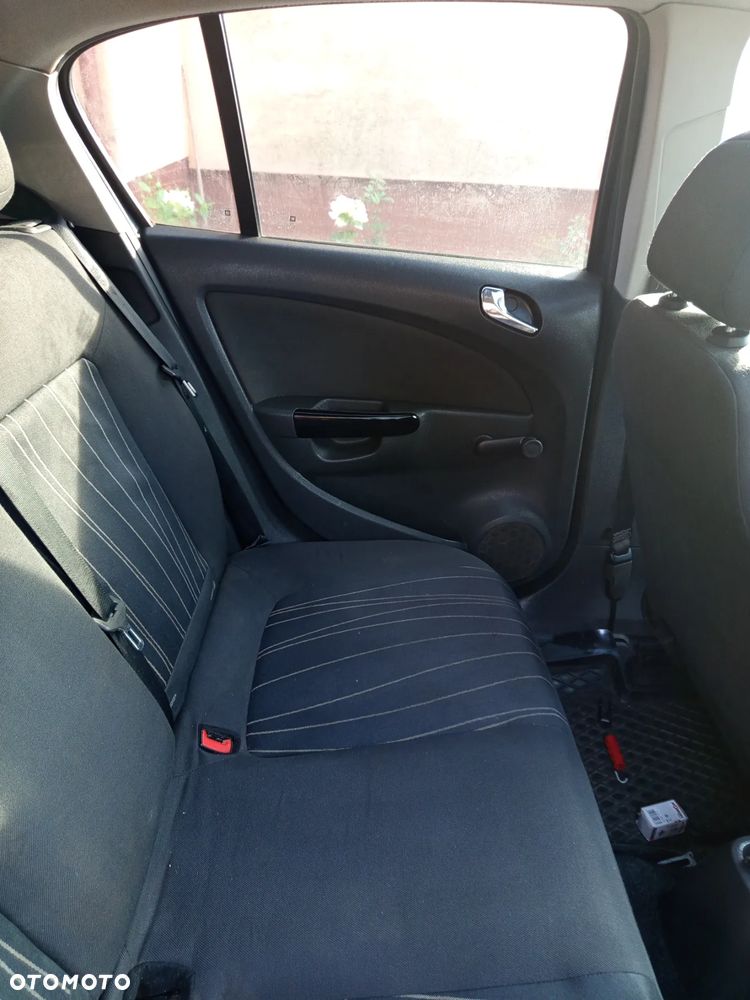 Opel Corsa 1.2 16V Cosmo - 7