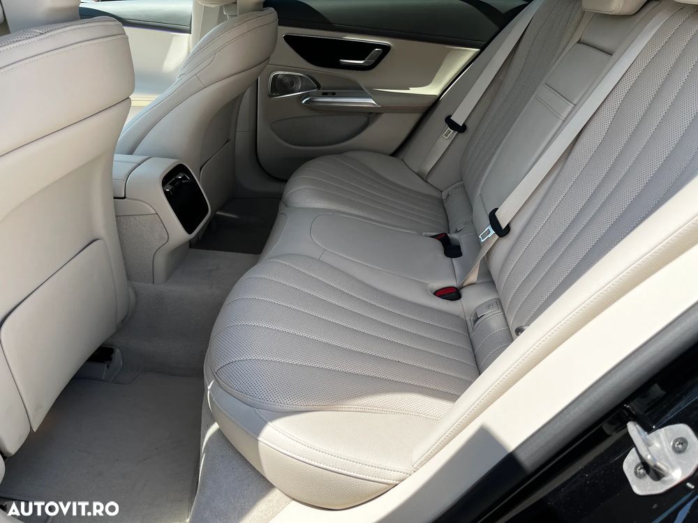 Mercedes-Benz E 200 4MATIC MHEV - 12