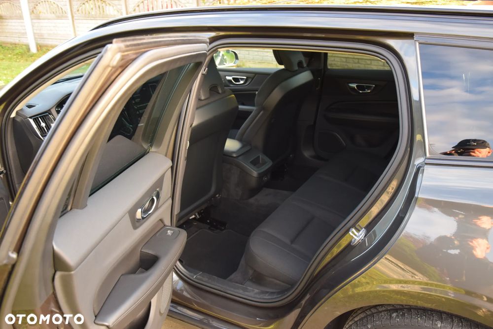 Volvo V60 B4 D Geartronic Momentum Pro - 19