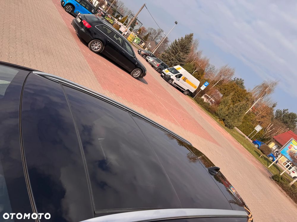 Toyota Corolla 2.0 Hybrid Executive - 32