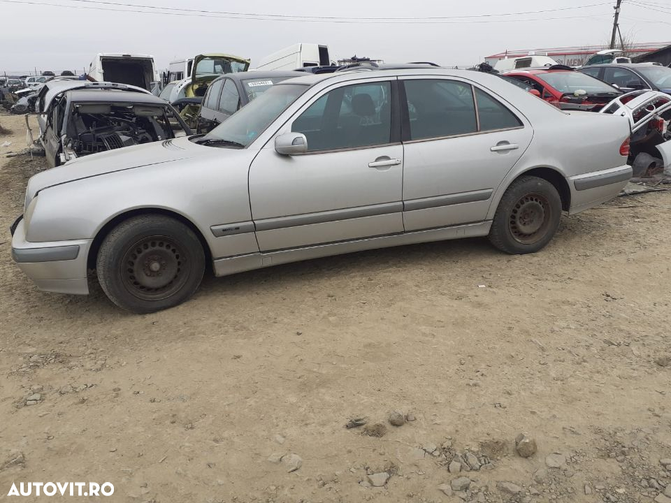 Dezmembrez Mercedes-Bnez e200 CDI w210 2.2 CDI - 3
