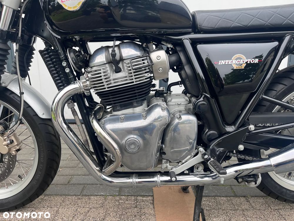 Royal Enfield Interceptor - 11