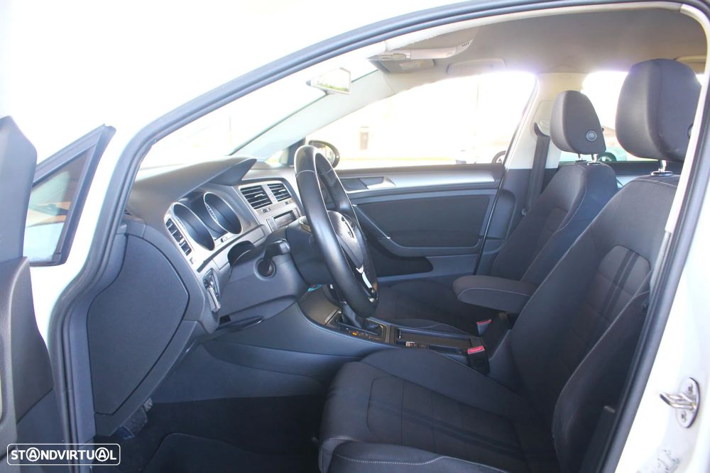 VW Golf Variant 1.6 TDi Sportline DSG - 32