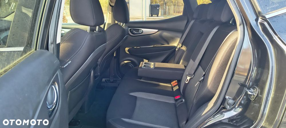 Nissan Qashqai 1.2 DIG-T N-Connecta Xtronic - 16