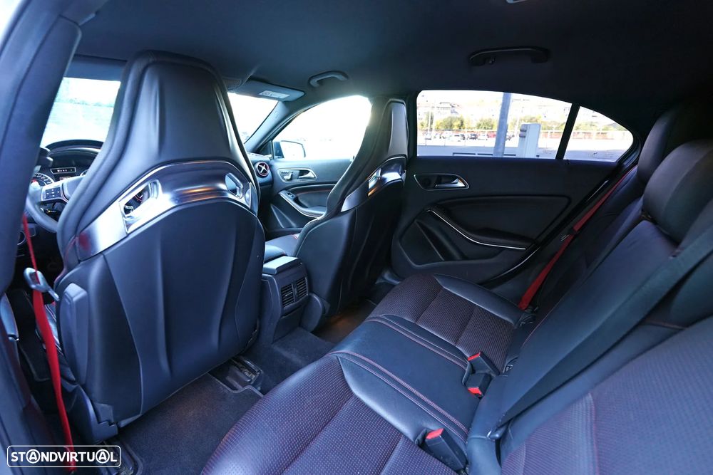 Mercedes-Benz A 45 AMG 4Matic Speedshift 7G-DCT - 11