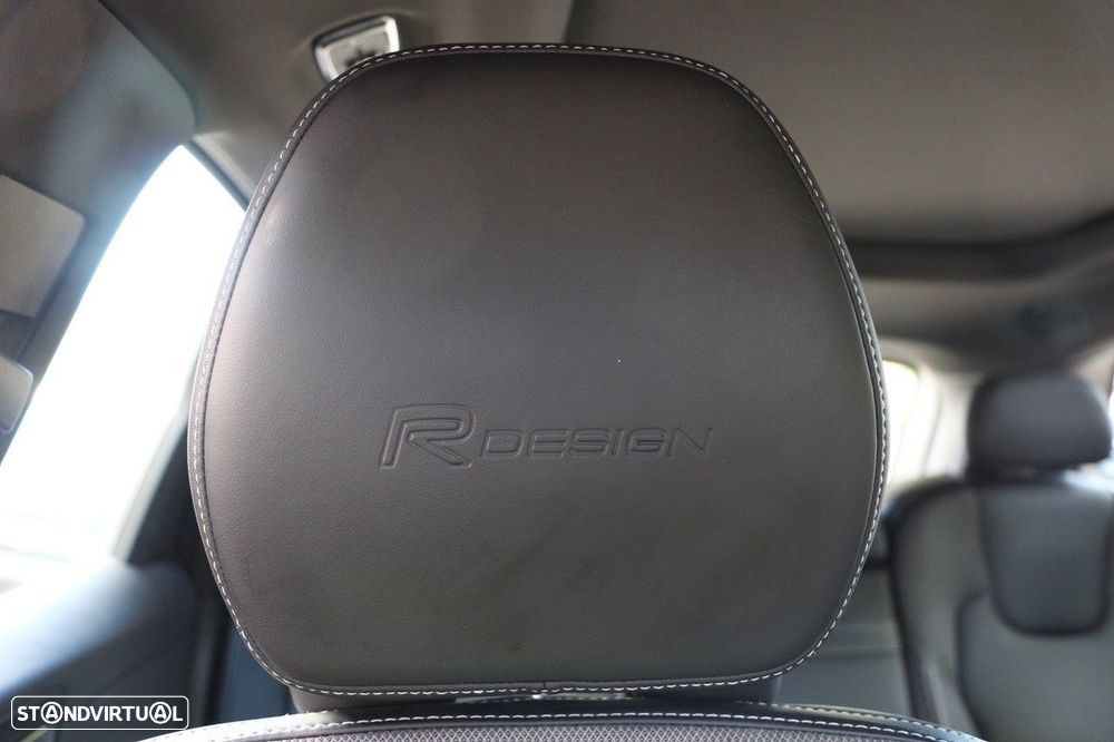 Volvo XC 60 2.0 T8 PHEV R-Design AWD - 28