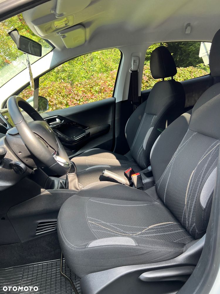 Peugeot 208 1.2 VTi Style - 11
