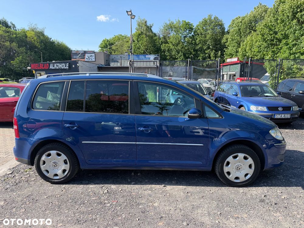 Volkswagen Touran 2.0 TDI DPF BlueMotion Technology DSG STYLE - 6