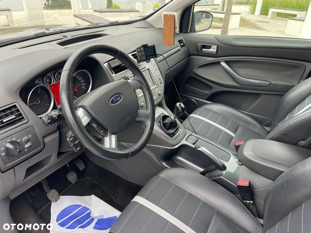 Ford Kuga - 12