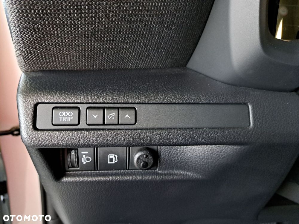 Lexus LBX 1.5 Hybrid - 32