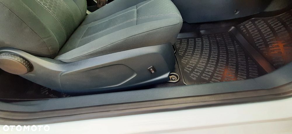 Ford Fiesta - 17