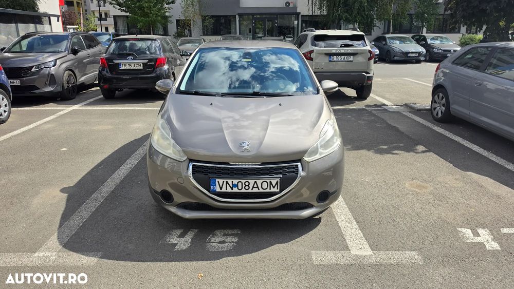 Peugeot 208 2014 photo 3