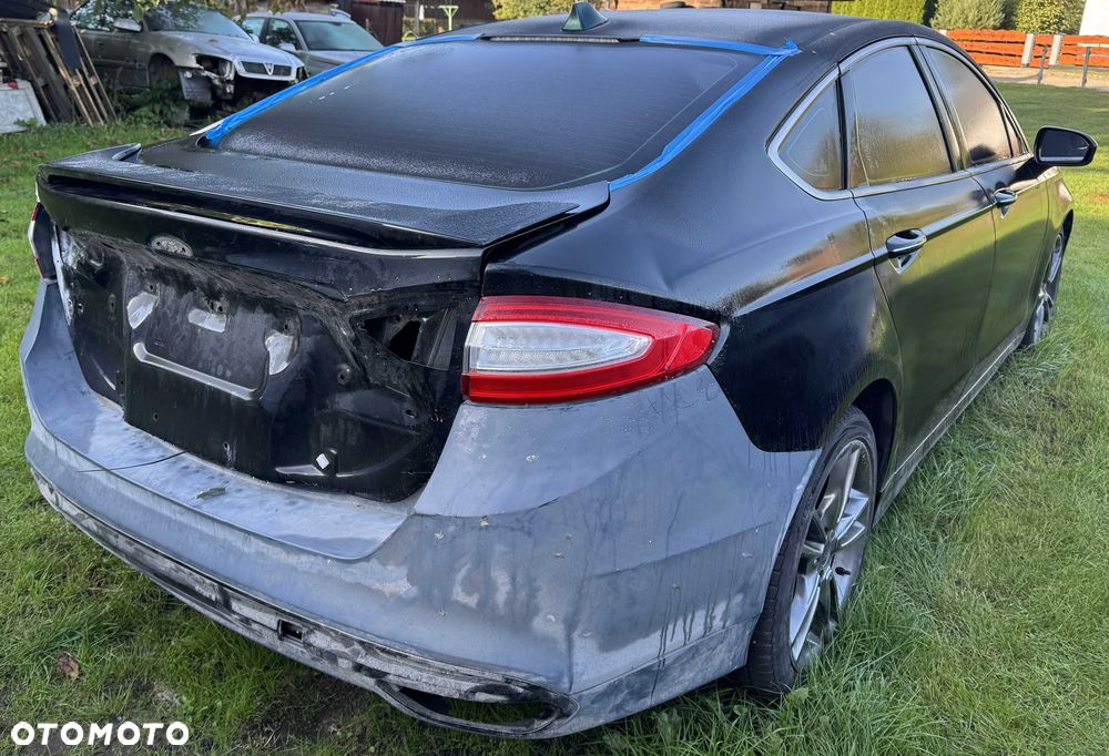 Ford Fusion - 4