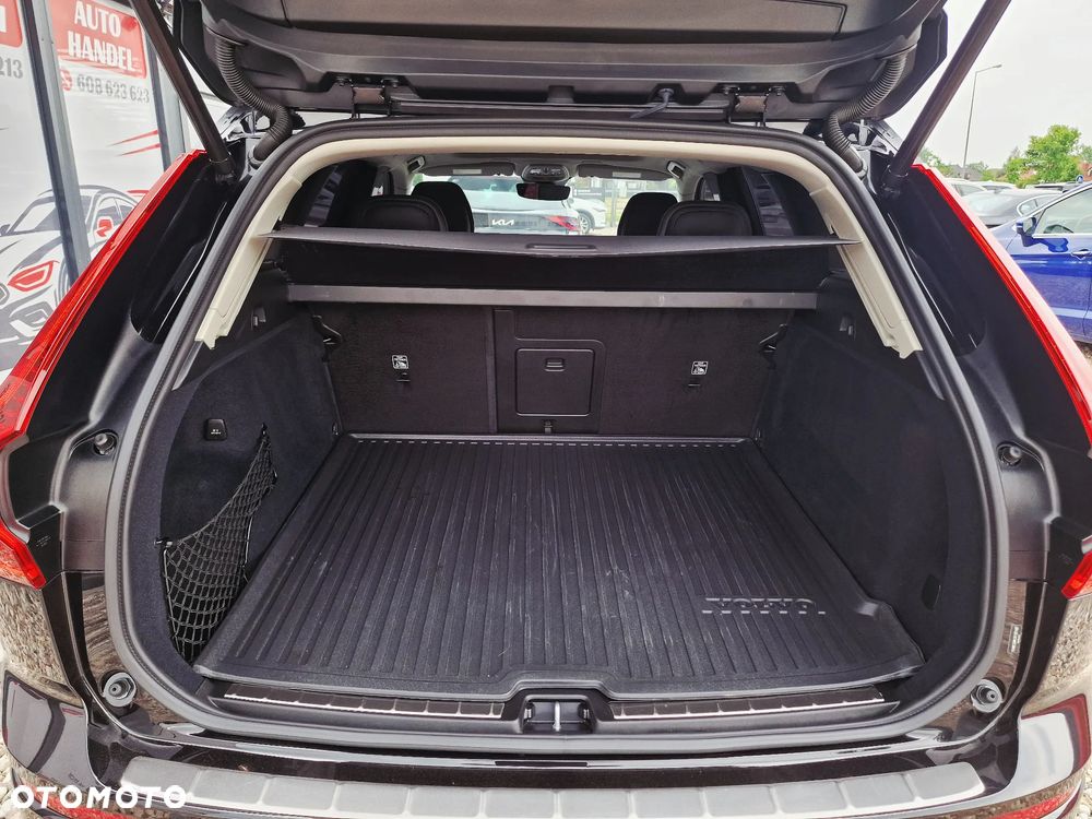 Volvo XC 60 B5 B AWD Ultimate Black Edition - 33