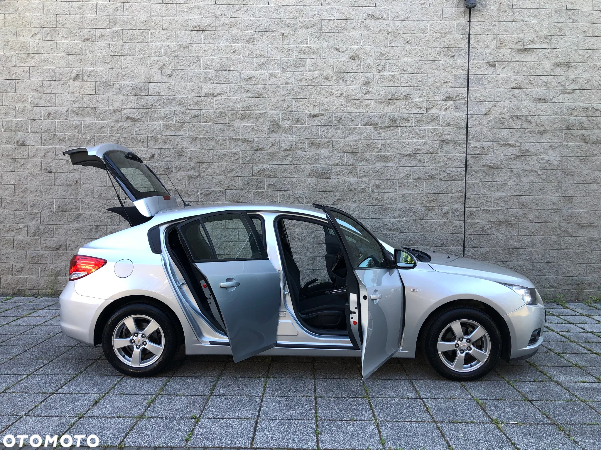 Chevrolet Cruze 1.6 LS - 28